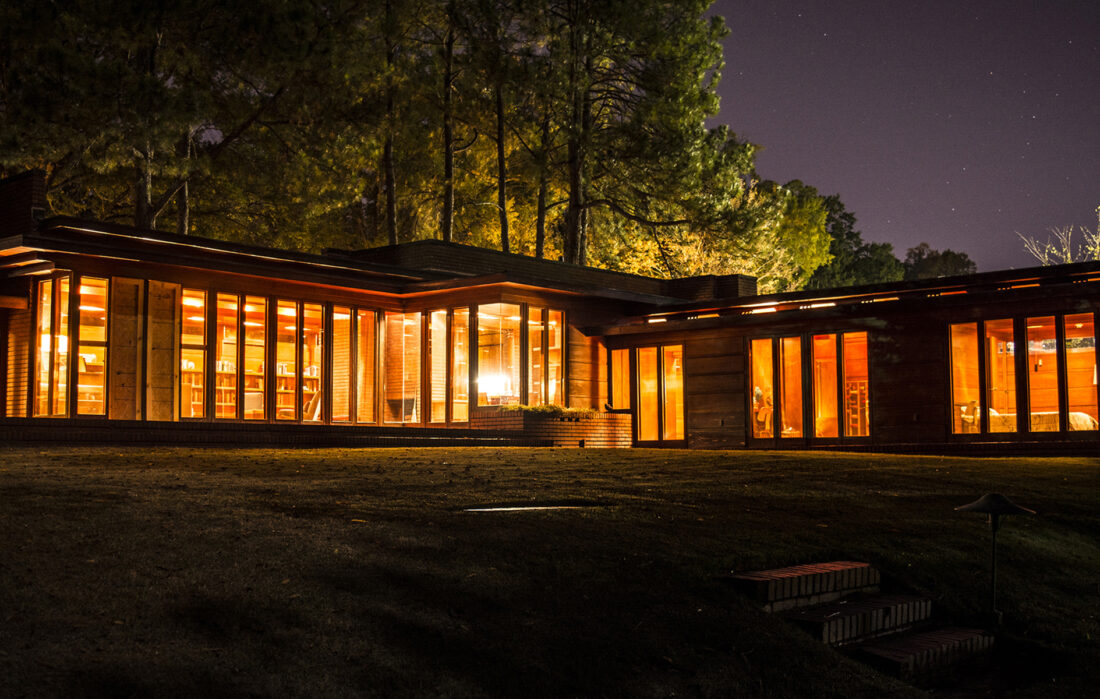 Rosenbaum House at night