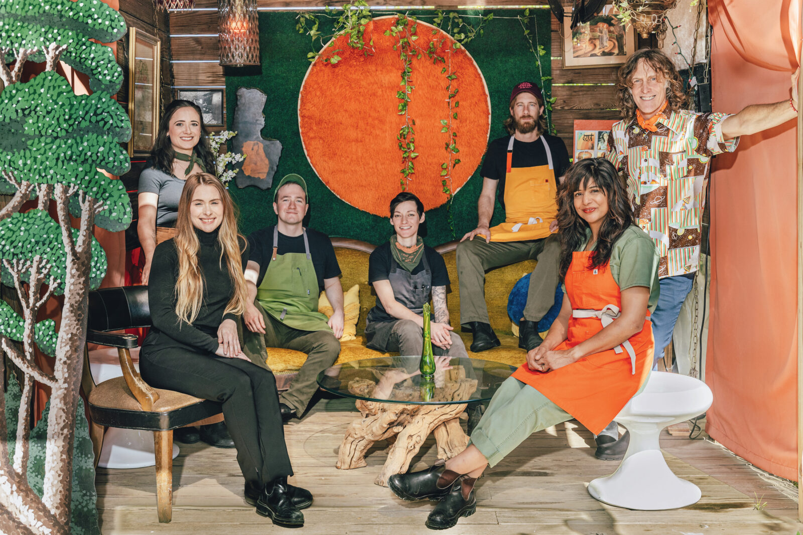 A group of people in a restaurant